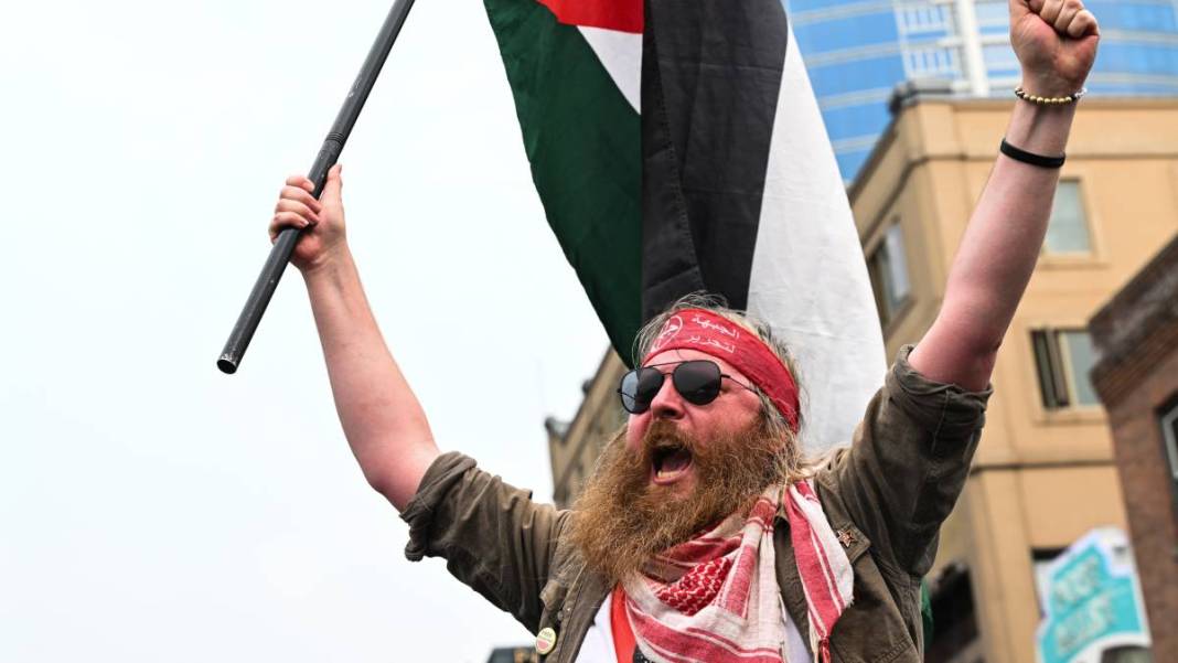 İsrail keskin nişancıyla öldürmüştü... Yüzlerce Amerikalı, Ayşenur Ezgi Eygi için yürüdü 3